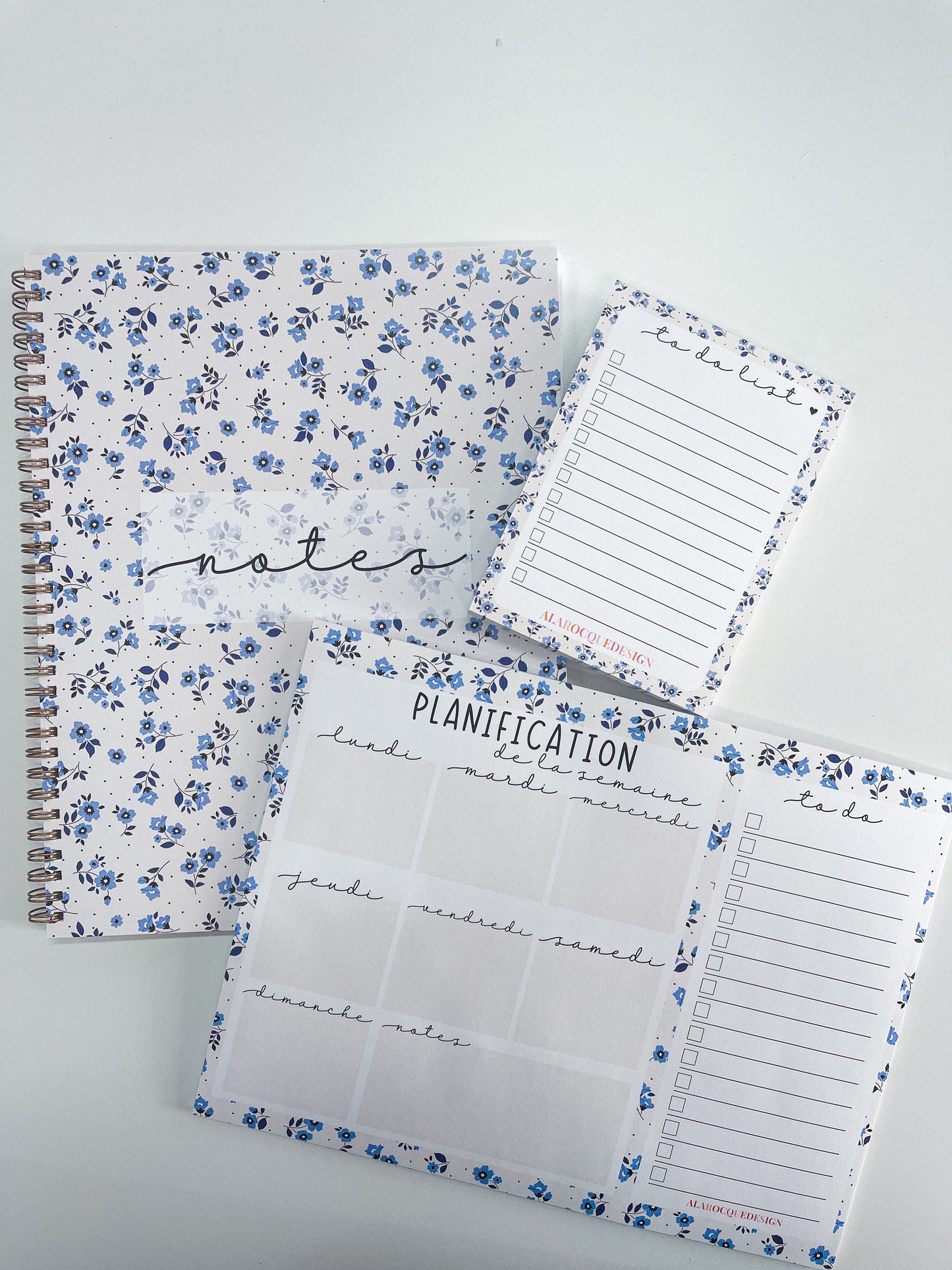 Trio | Cahier de notes | To do | Planificateur | Beige et fleur bleu | 100 pages