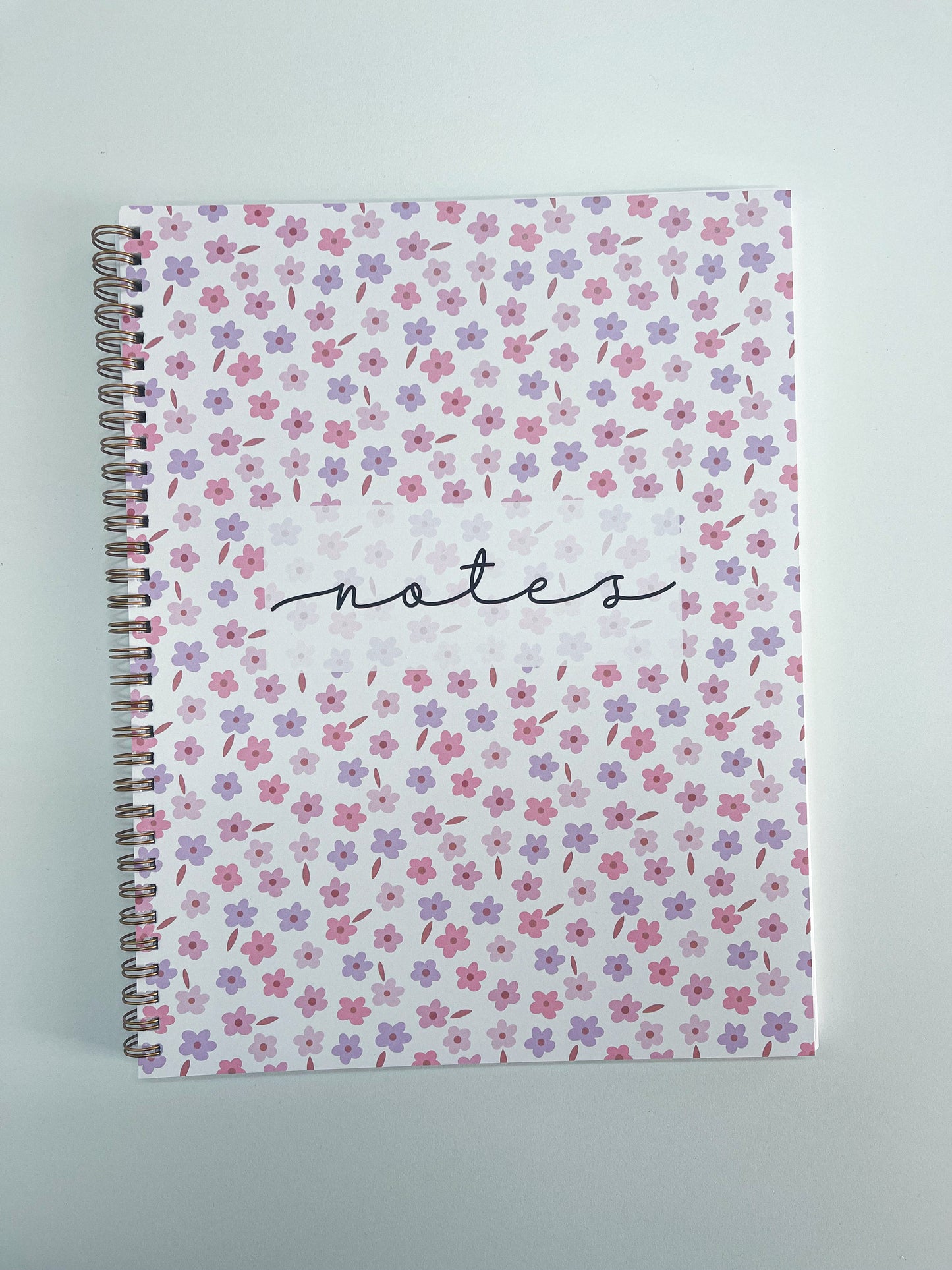 Cahier de notes | Blanc et fleurs mauves et roses | 100 pages